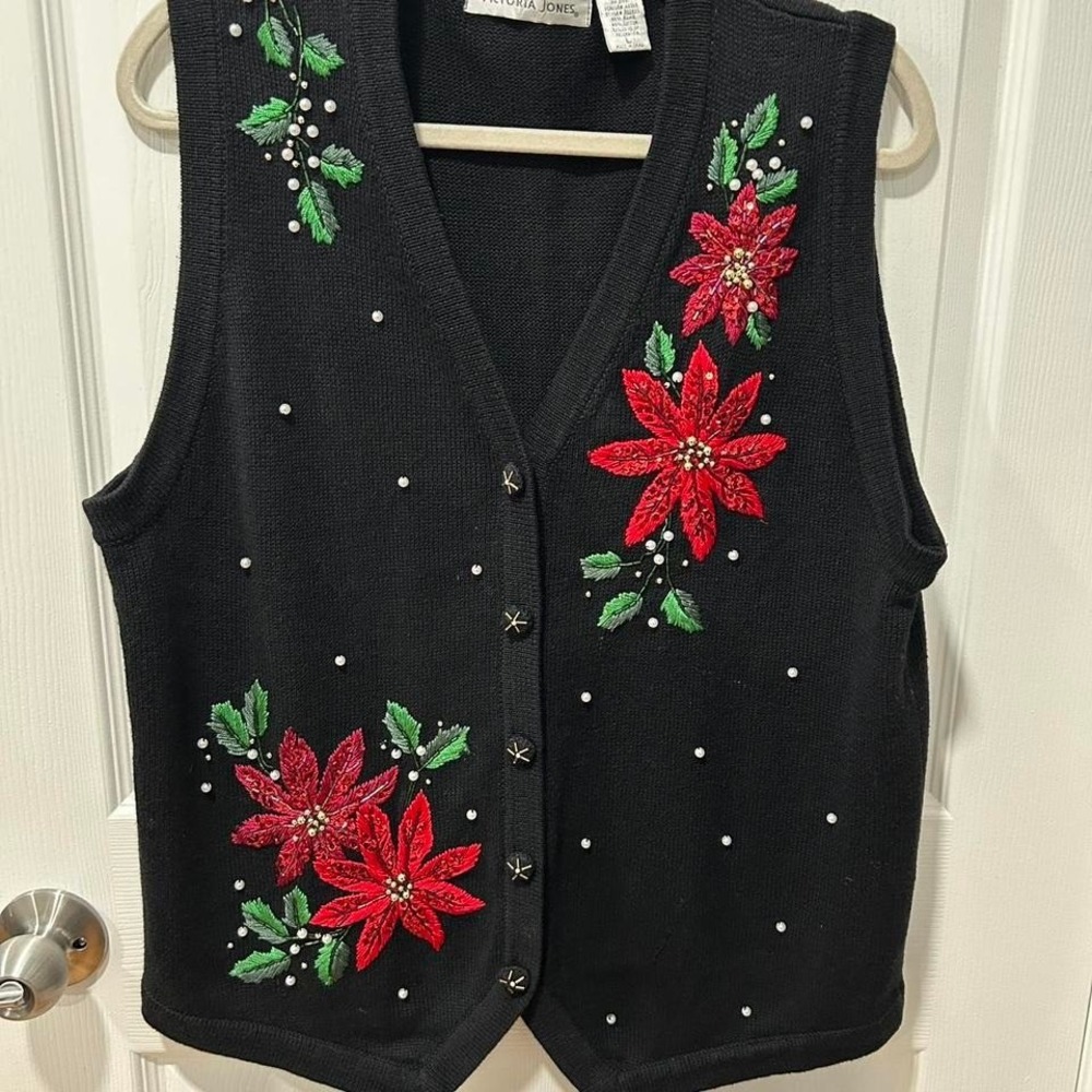 Victoria Jones Christmas Sweater Vest Large Black Poinsetta Beaded